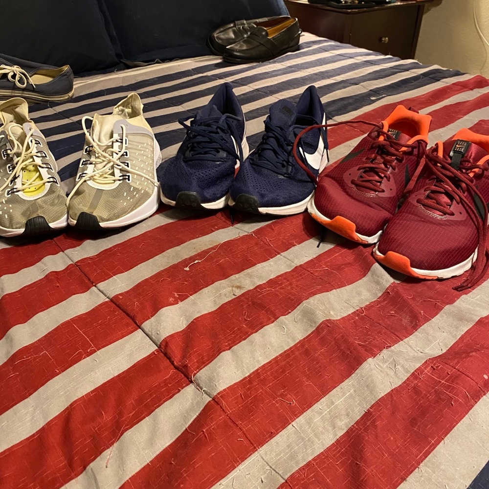 BUNDLE OF NIKE SHOES